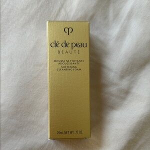 Softening Cleansing Foam - Gold